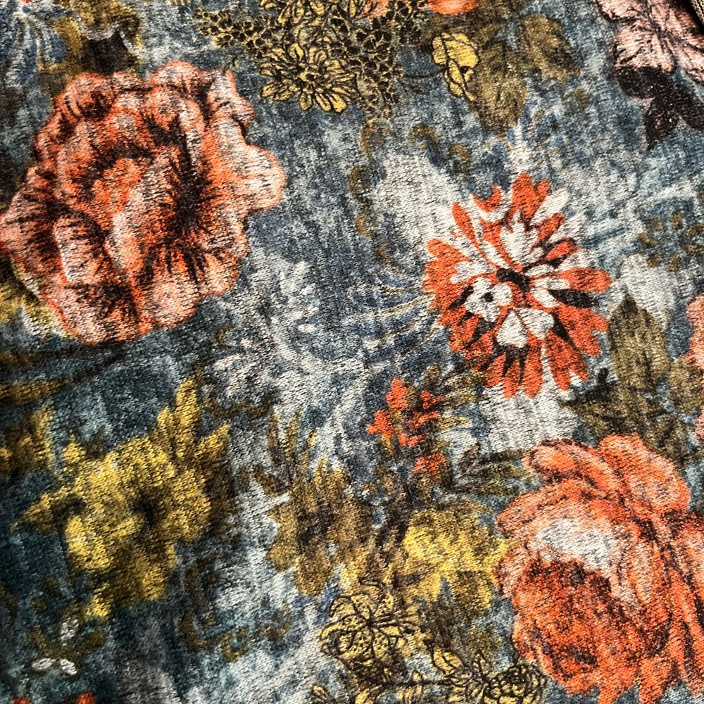 Floral Patterned Infinity Scarf - Picture 2 of 4